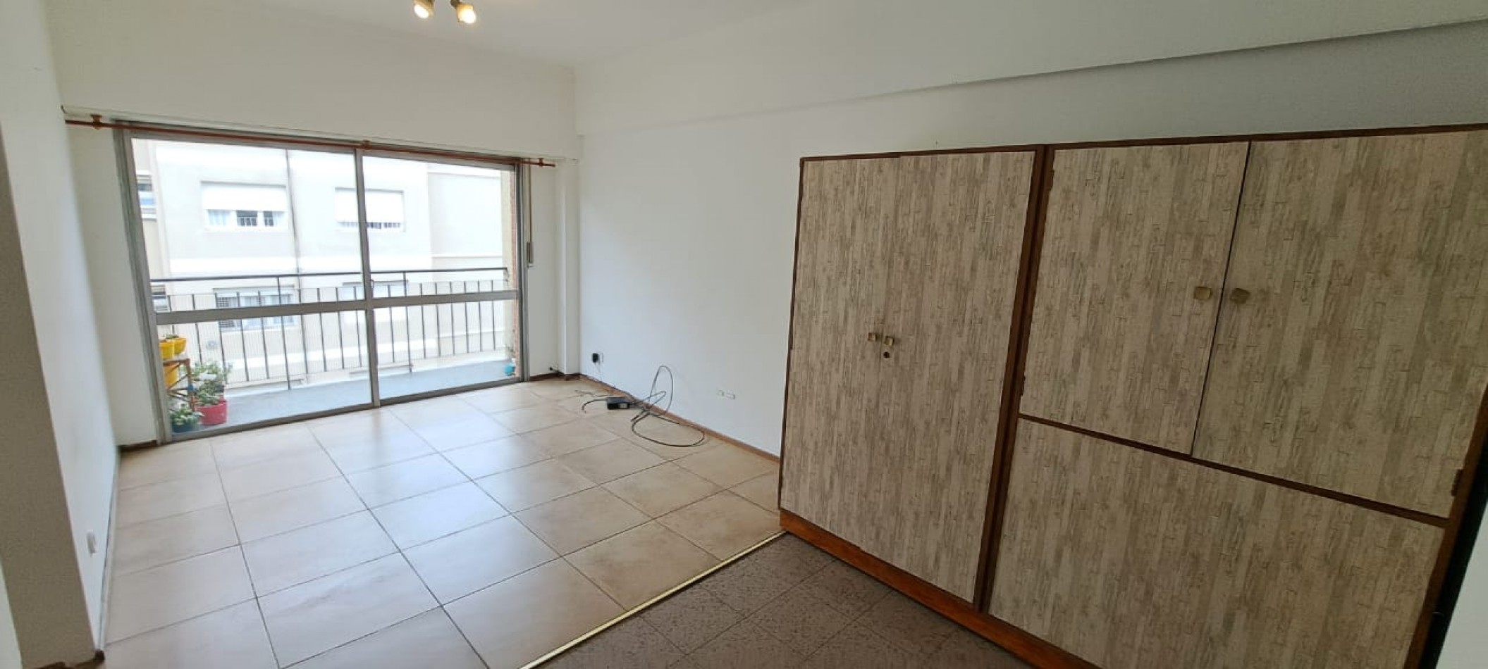 Alquiler 12 m- 1 amb frente con balcon- Centro MdP