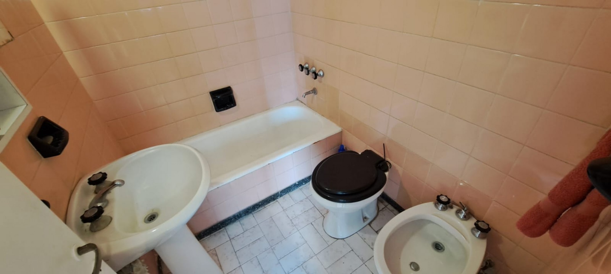 Alquiler 12 m- 1 amb frente con balcon- Centro MdP