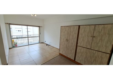 Alquiler 12 m- 1 amb frente con balcon- Centro MdP