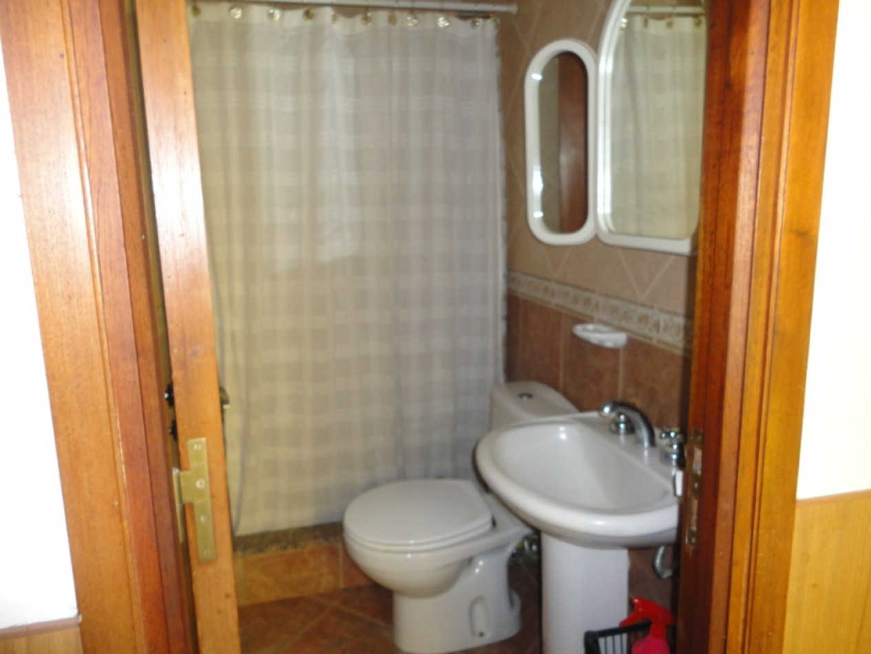 Chalet 2 plantas Los troncos / Guemes 