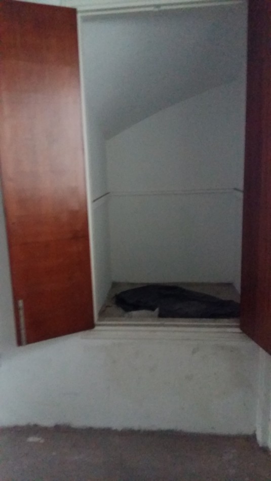 PH 3 amb a la calle con local/garage- 1° piso x escalera