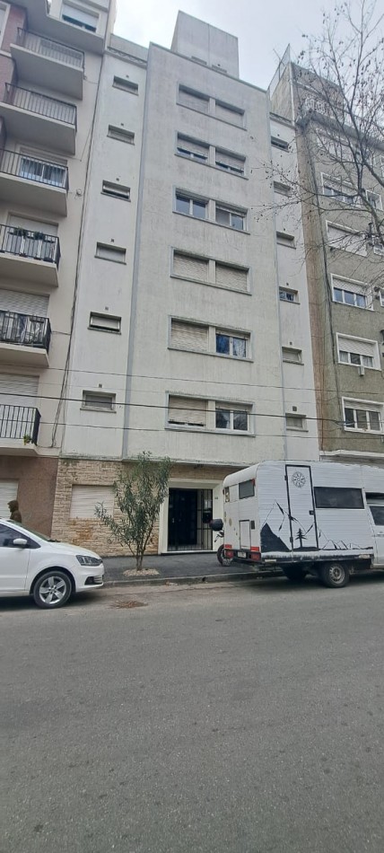 2 Amb. al frente - Falucho y Alsina