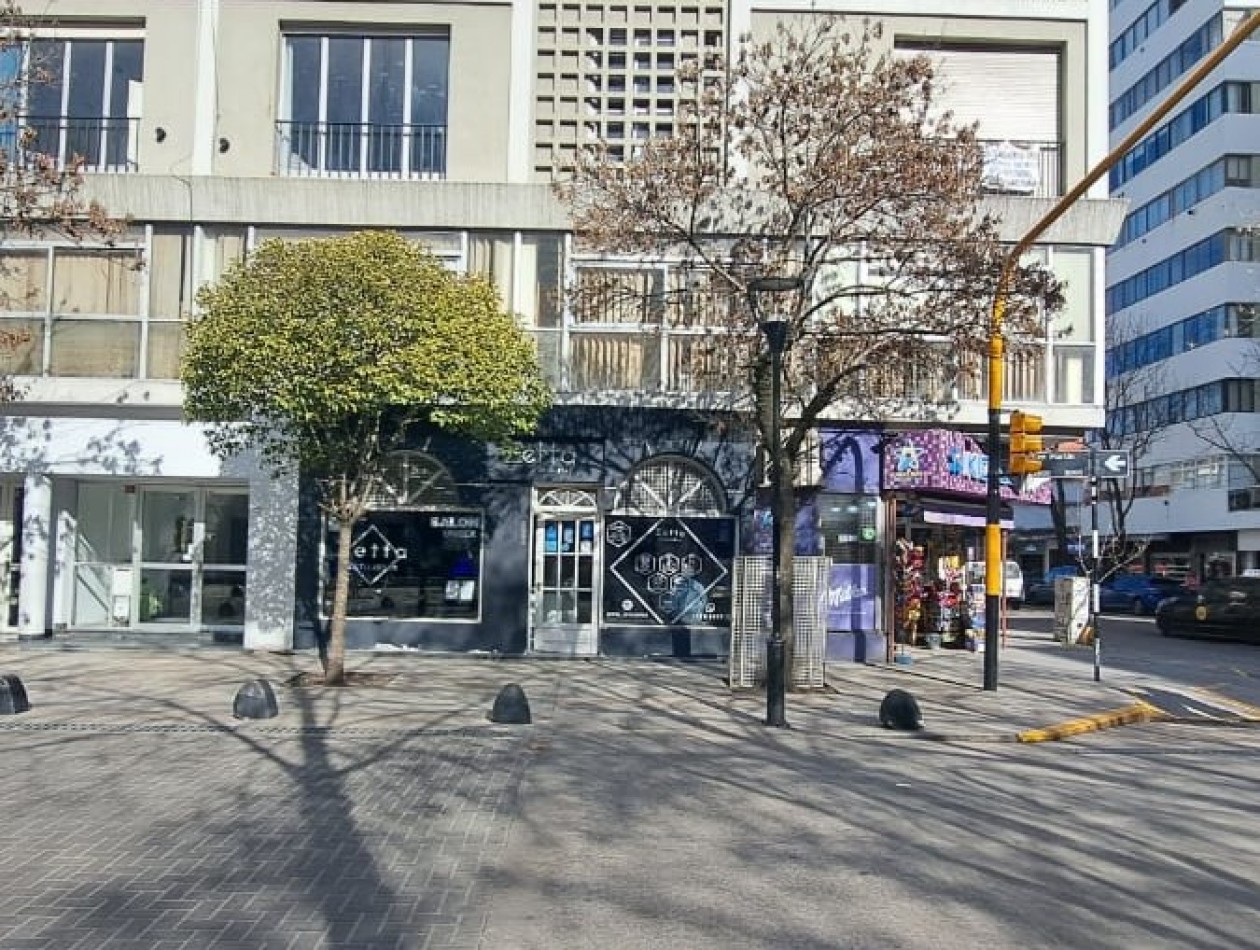 Local a la calle con sotano- Centro mar del plata-
