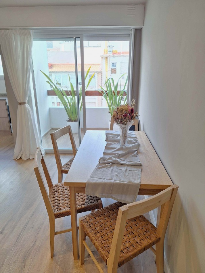 2 amb- con balcon reciclado y amoblado -Mdp