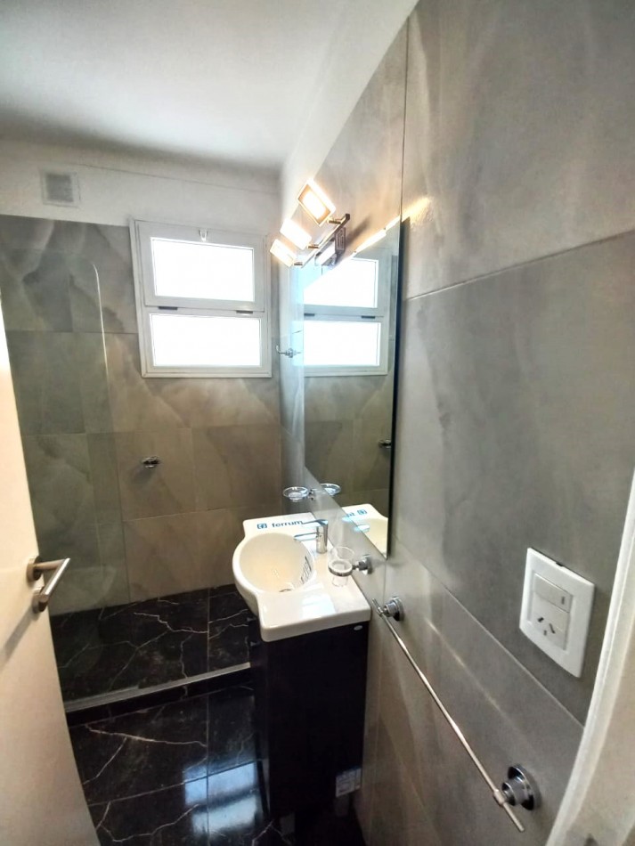 1 amb lateral con balcon -reciclado MdP