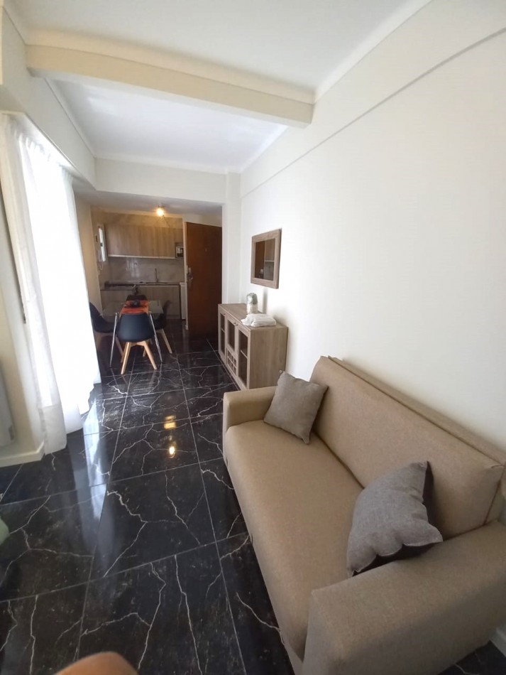 1 amb lateral con balcon -reciclado MdP