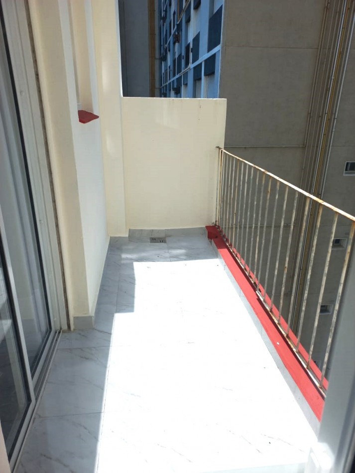 1 amb lateral con balcon -reciclado MdP