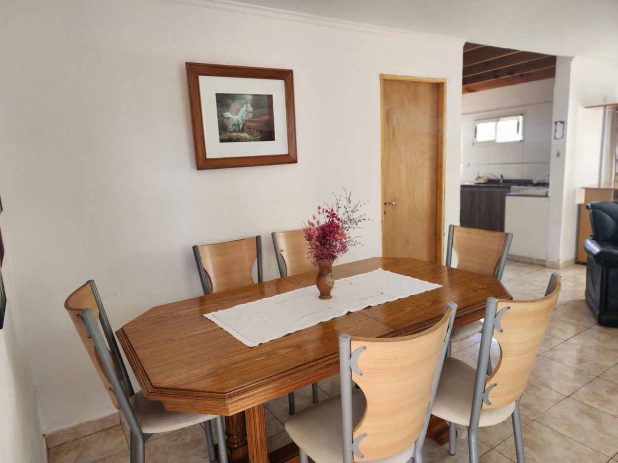 Alq. 12 meses- chalet 3 amb.- Acantilados 