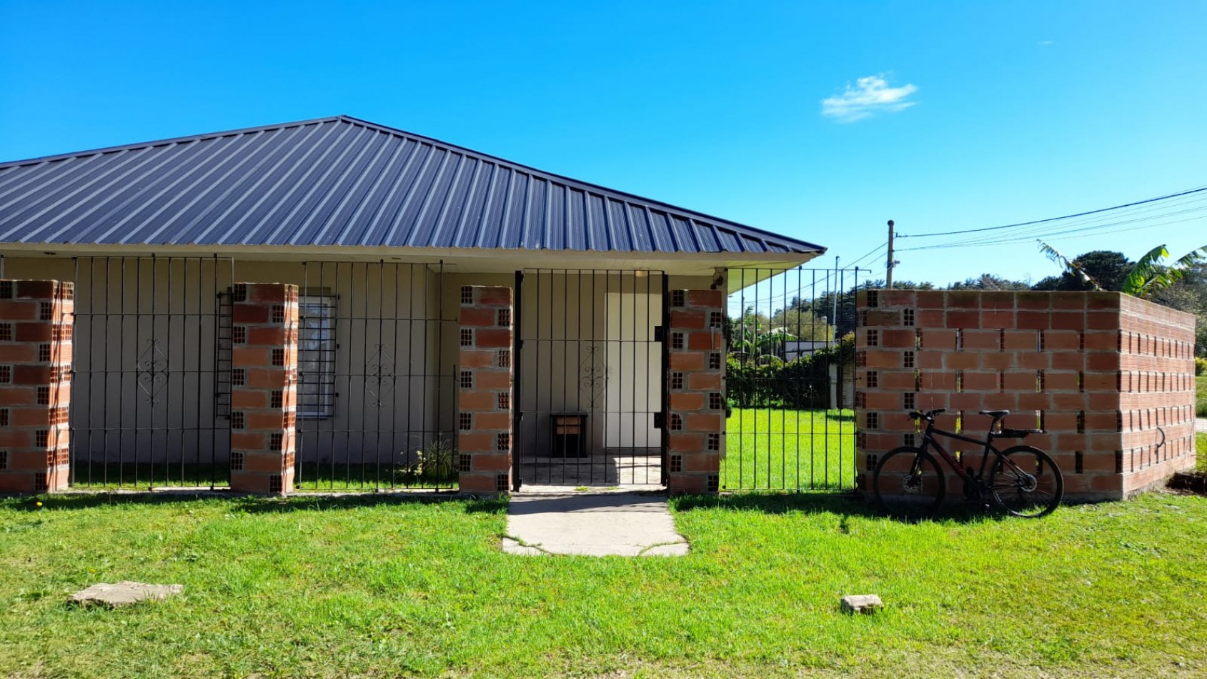 Alq. 12 meses- chalet 3 amb.- Acantilados 