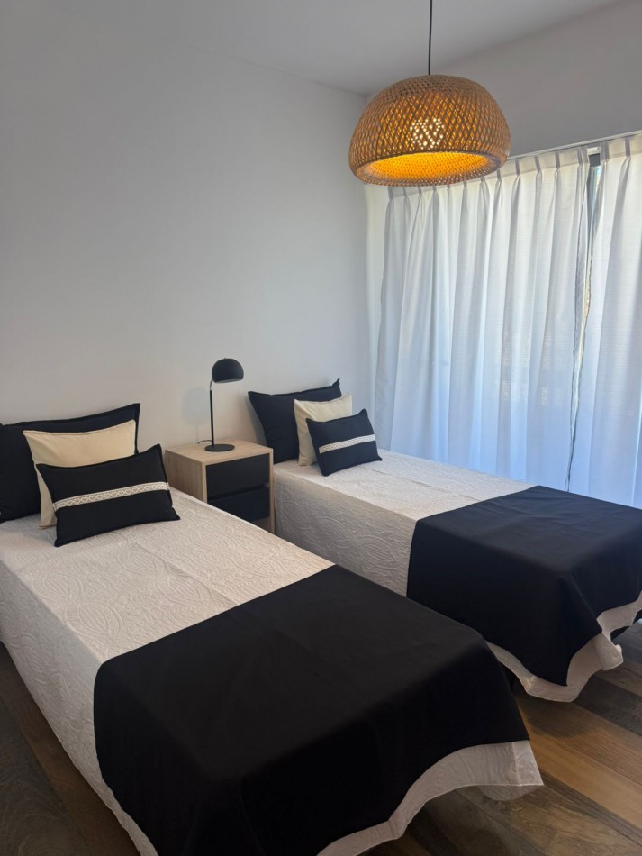 3 amb frente con balcon- reciclado y amoblado- La perla MDP