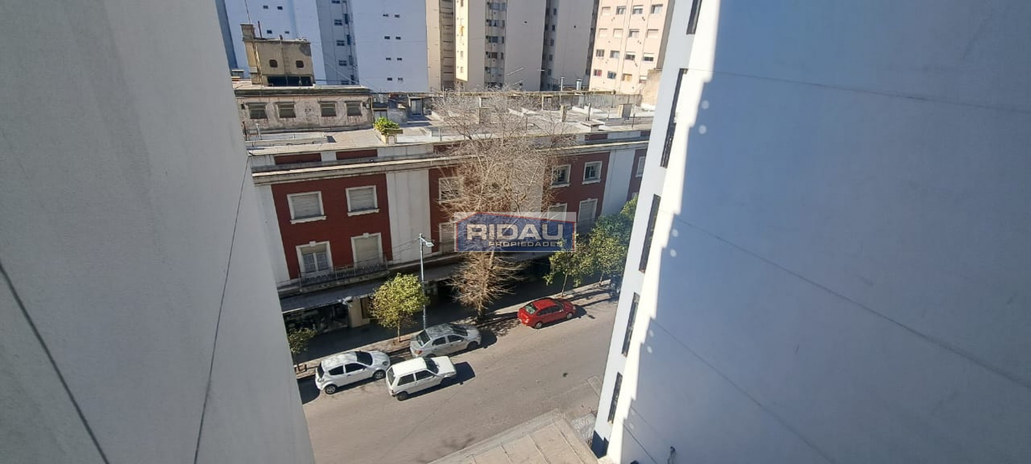 ALQ: 24 m. 2 amb. con balcon- amoblado- Centro MDP