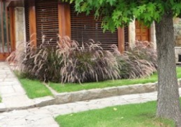 Chalet 2 plantas Los troncos / Guemes 
